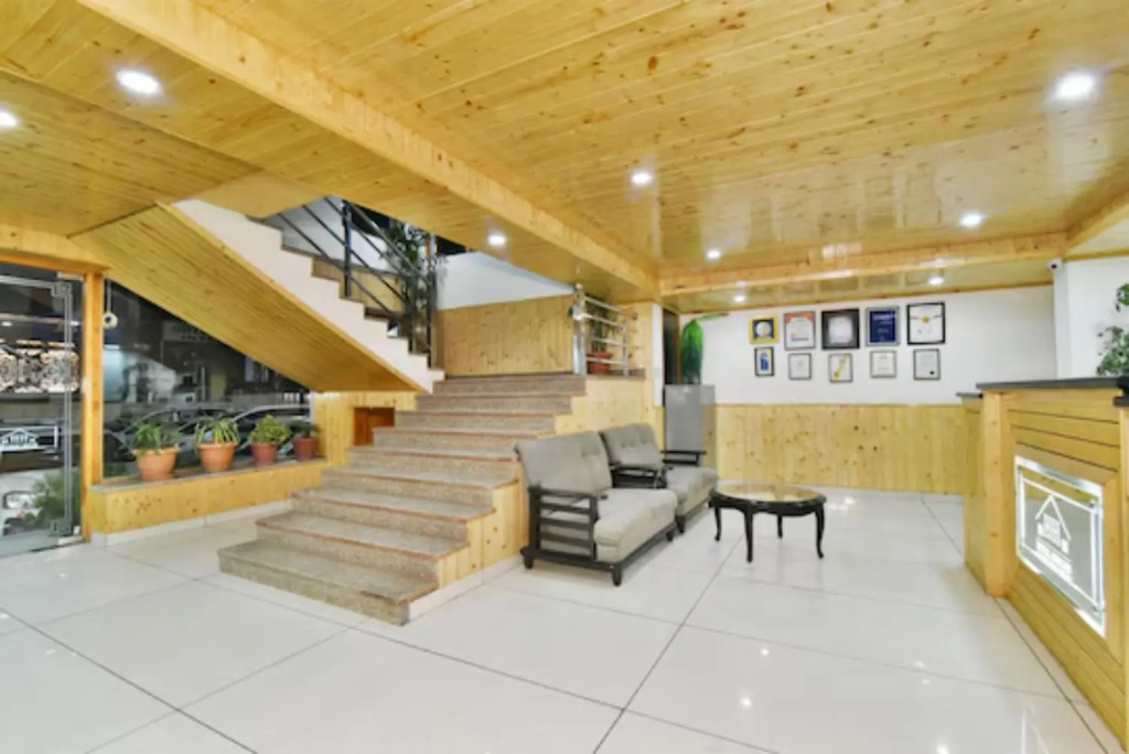 Hotel Himgiri Manali