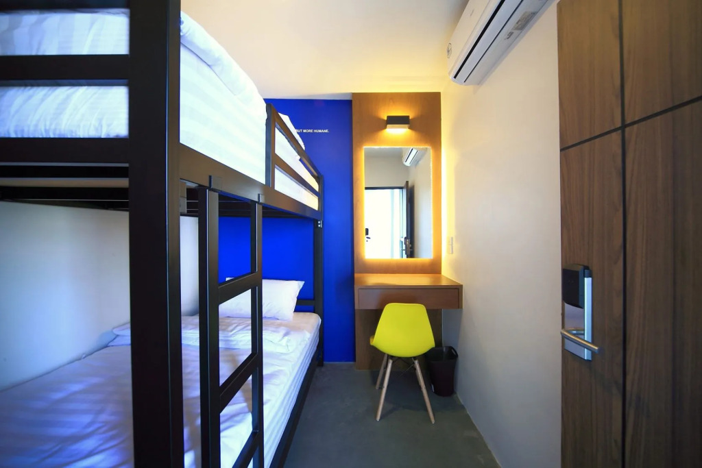 Tuk Tuk Hostel