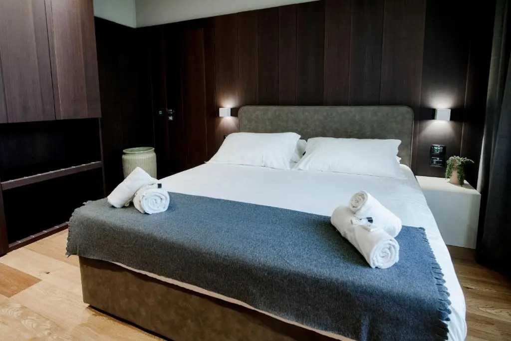 AMA 18 Suites by "The House Of Travelers"