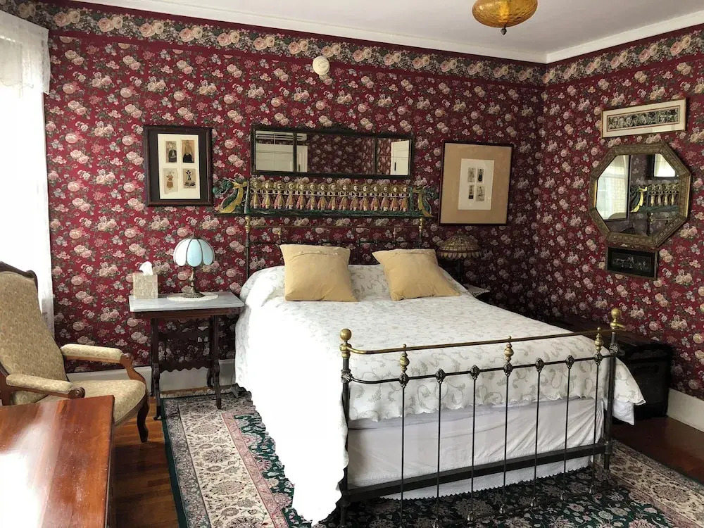 Munroe Inn Boutique Hotel