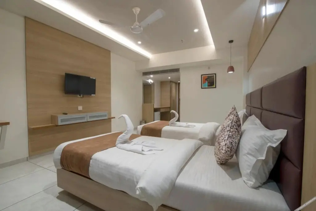 HOTEL SILVERA GRAND