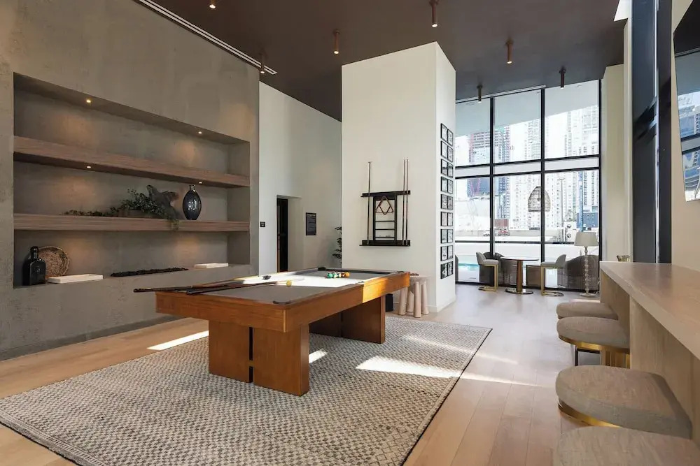 District 225 • 2 BD/2BTH • 20th Fl • Free Spa
