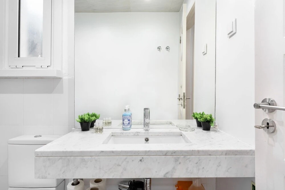 ALTIDO Graça 1-BR Apartment w/Green Terrace & BBQ