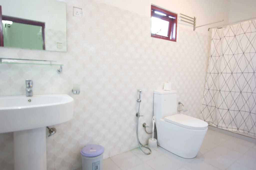 The Empyrean Airport Transit Hotel- 5 Mins from the Airport, Free Airport Pick or Drop, 24 Hr Front Desk