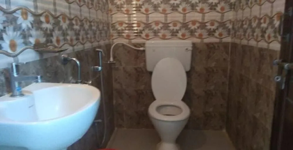 Iroomz Hotel Sri Kanya Residency