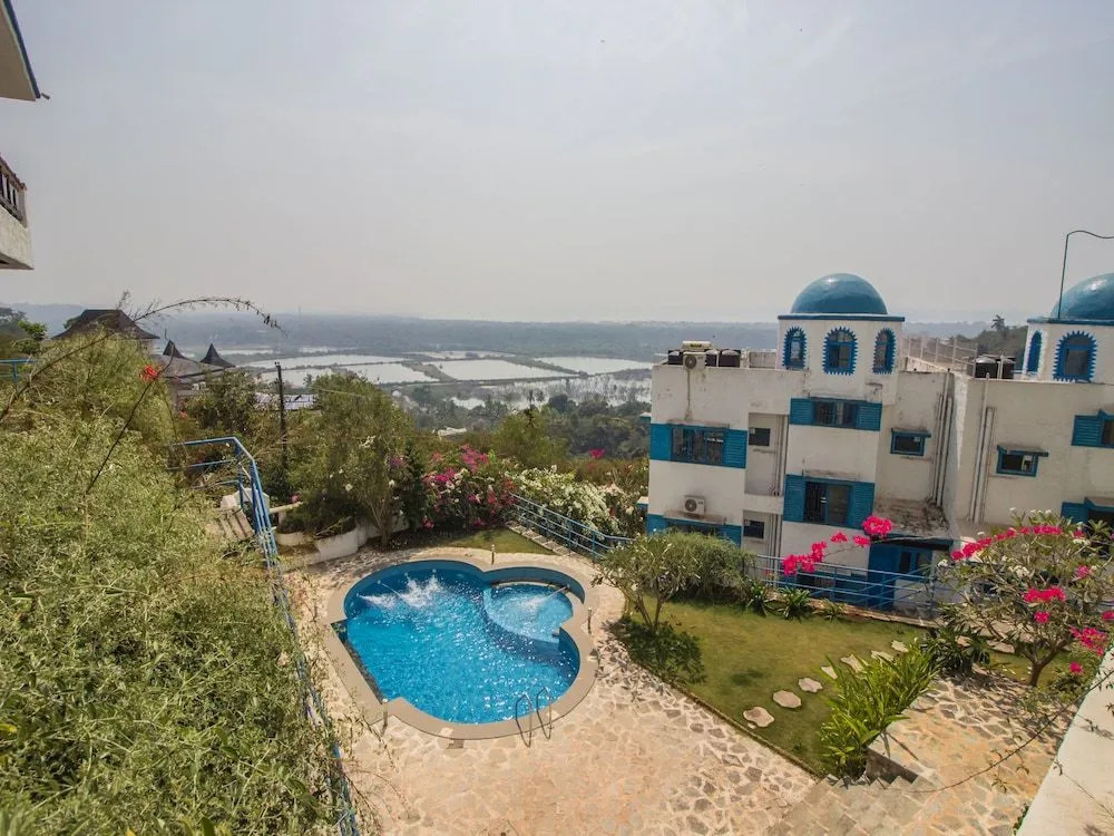 OYO 11900 Home Exotic 3BHK Bambolim