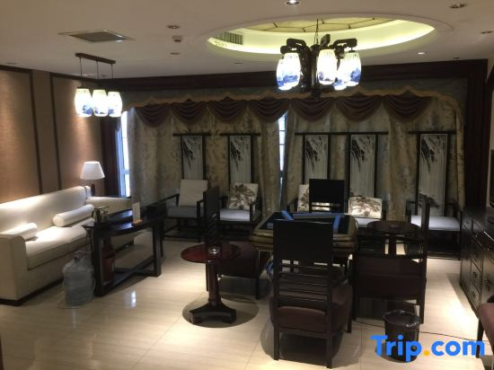 J&D Hotel