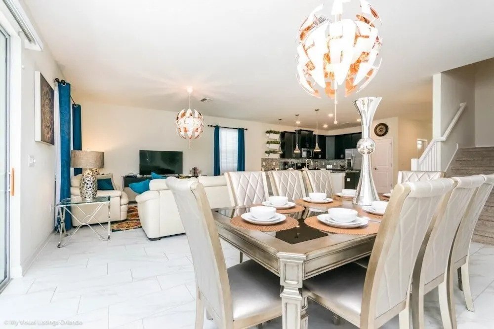 Bright & Sunny Champions Gate 8 Bedroom Villa villa