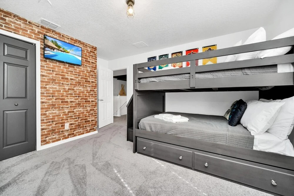 6BR Home w Pool Hot Tub Theater - Near Disney