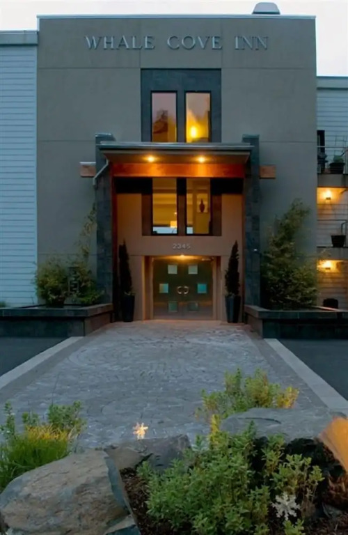 Whale Cove Inn