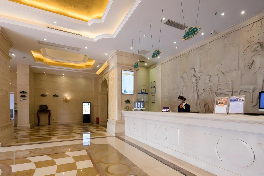 Vienna Hotel Shenzhen Pingshan Highway Station