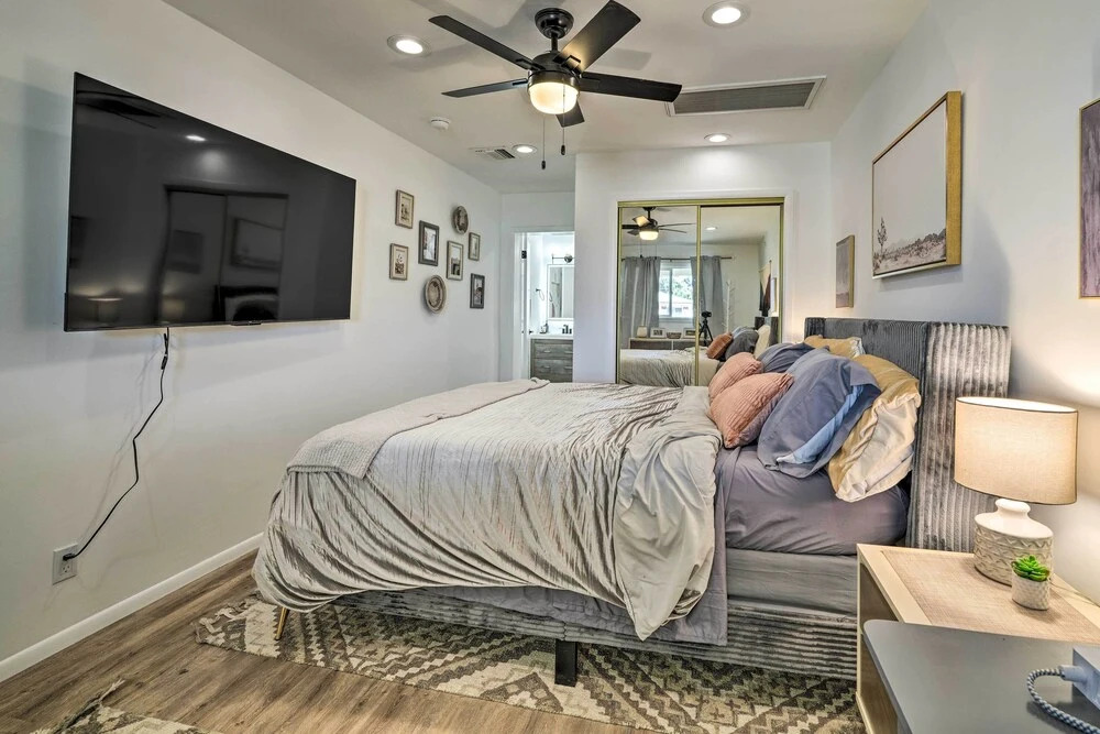Scottsdale Retreat w/ Hot Tub, 2 Mi to Old Town