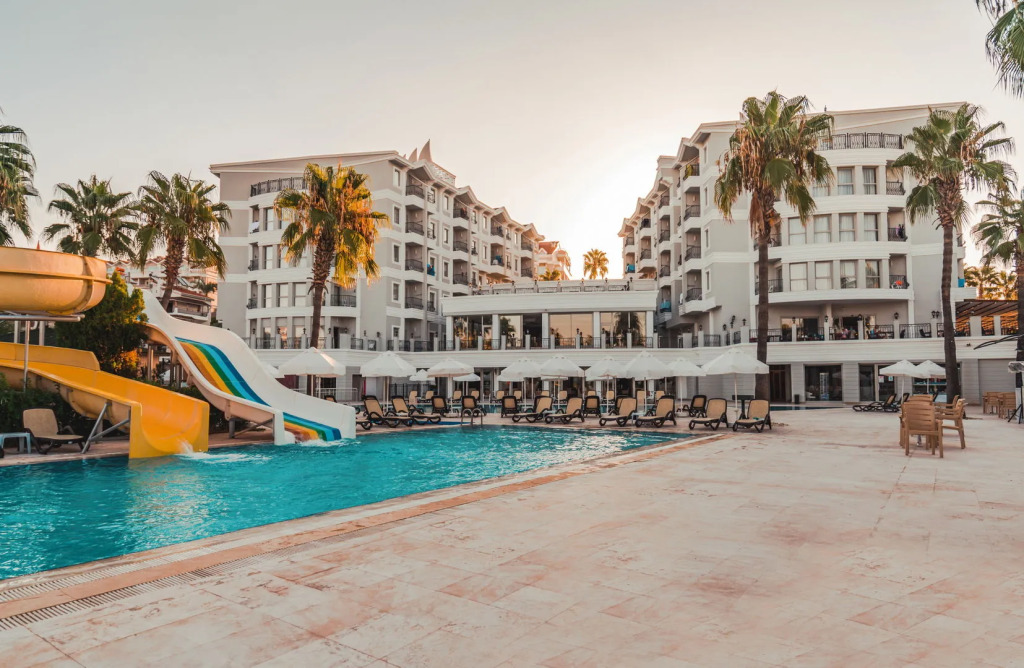 Royal Atlantis Beach