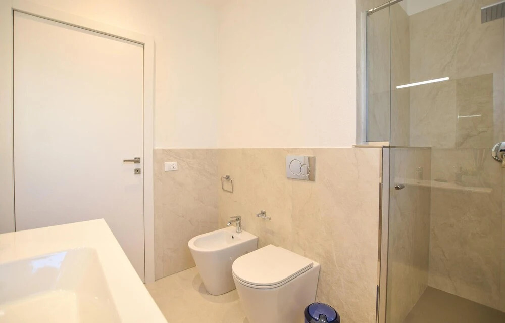 Stunning Apartment in Lido di Camaiore With Wifi and 2 Bedrooms