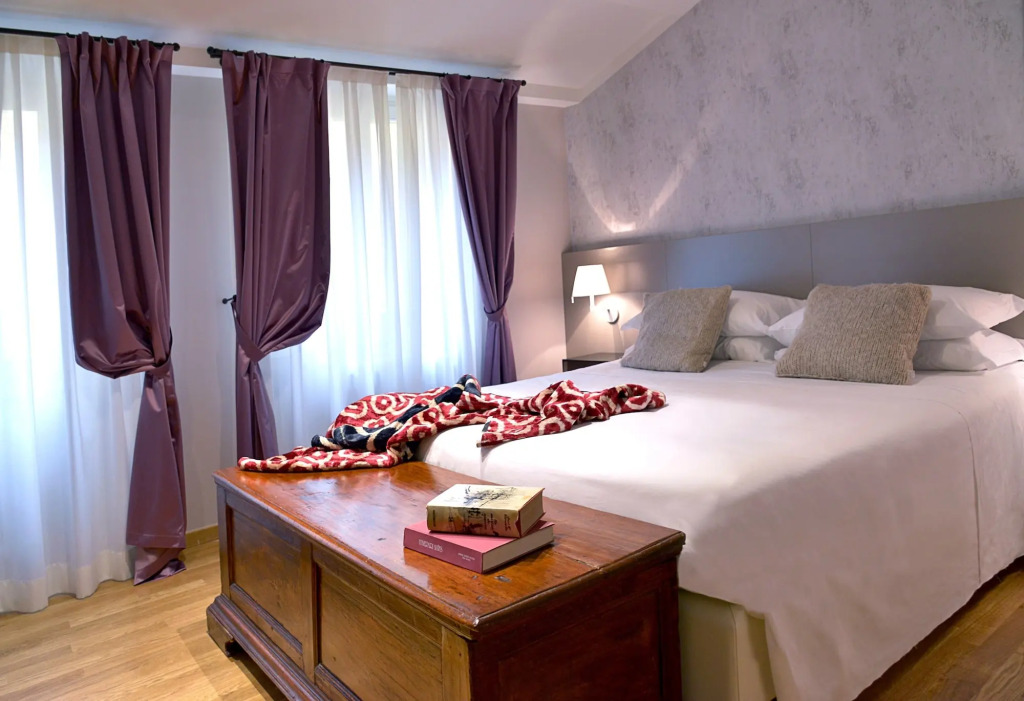 Al Cappello Rosso Suite Apartments