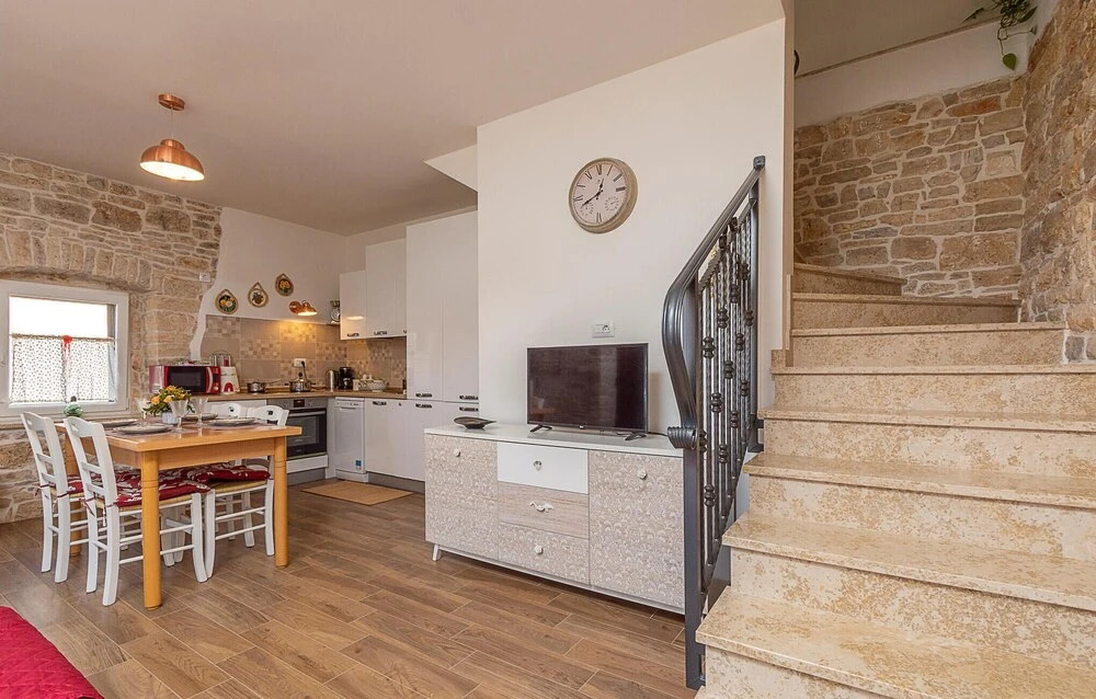 Amazing Home In Filipana