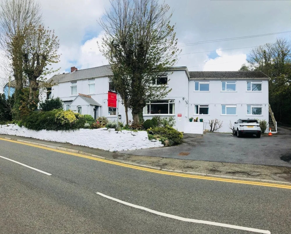 Cottage Court Hotel