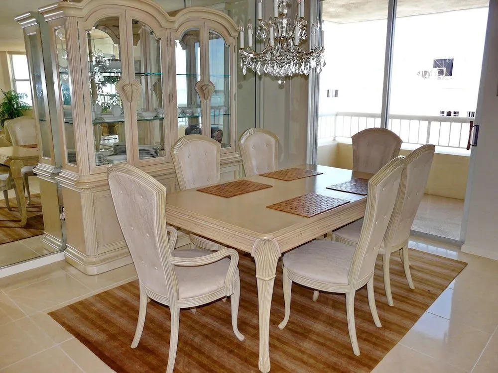 Top Floor Beachfront Condo With Ocean Views/pool/spa