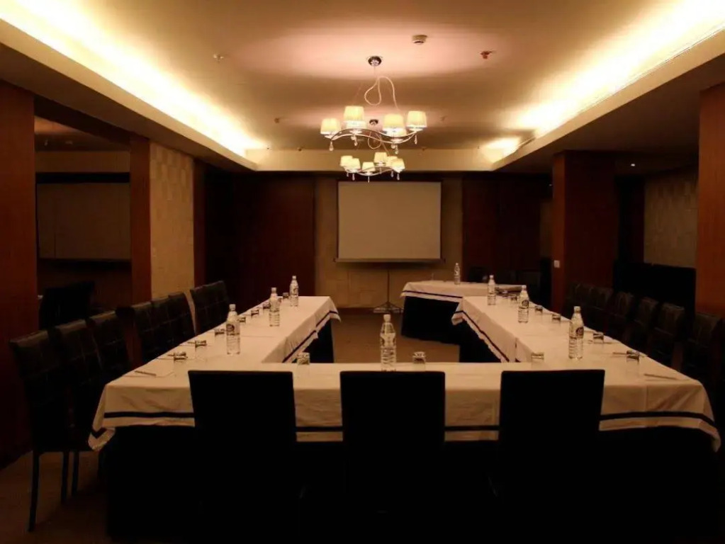 Udman Hotel Panchshila Park