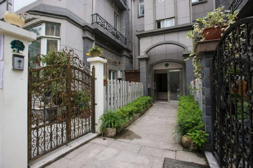 Jhouse Hongqiao Overlay Villa