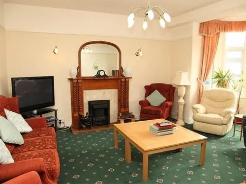 The Queens Hotel