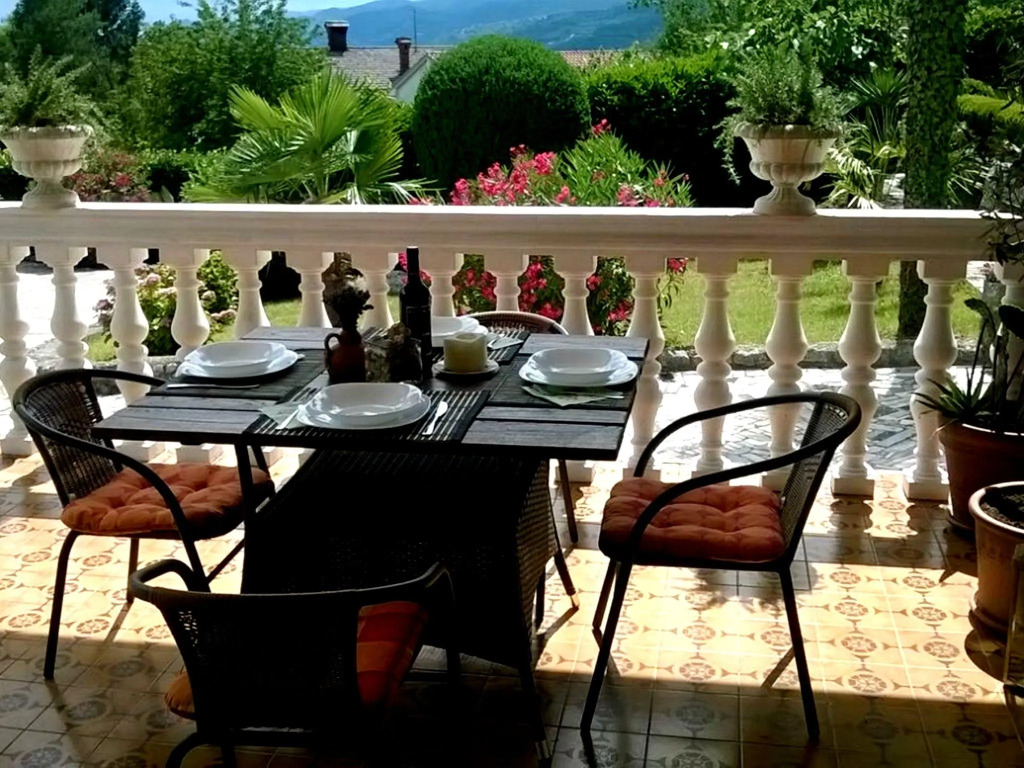 Spacious Apartment With Terrace & Outdoor Kitchen Surrounded by a Garden