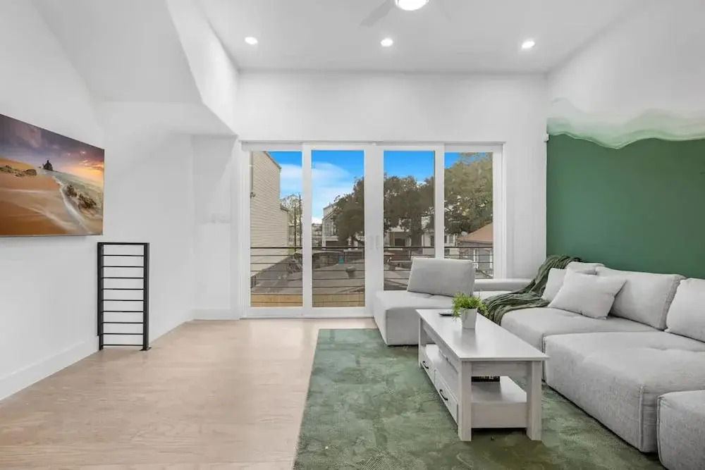 Luxurious 3 Bed3 Bath Near Downtown Houston