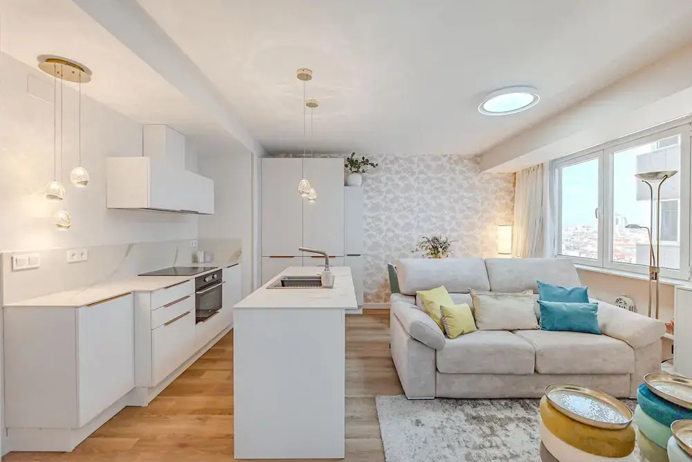 Colon 904 in Madrid With 1 Bedrooms and 1 Bathrooms