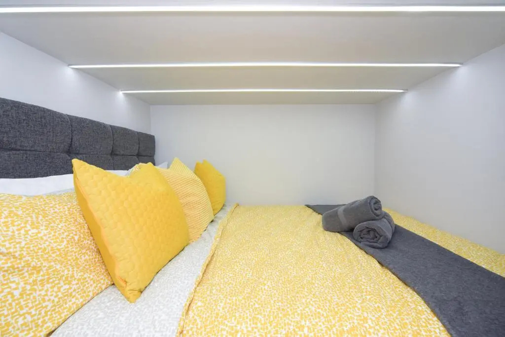 Super Cool Luxury Studio near the beach - Smart TV, WiFi & Netflix