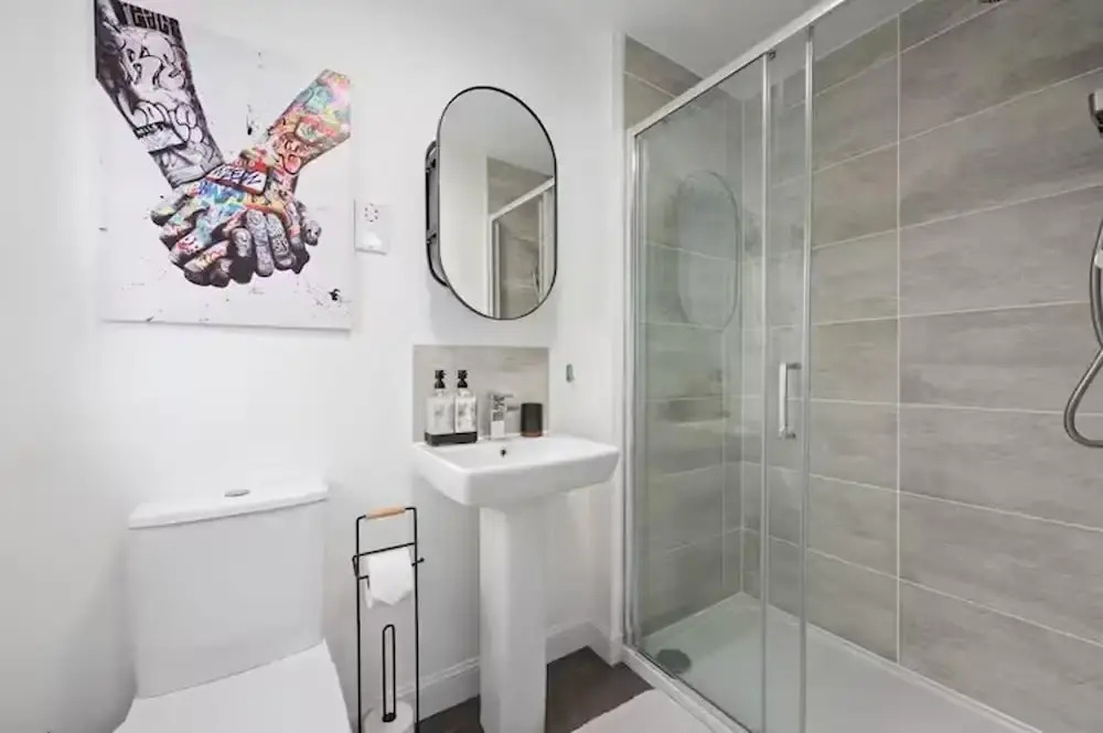 Stylish House in Perth-hot Tub-garden-sleeps 6