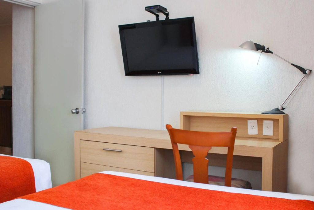 Hotel & Suites Real del Lago
