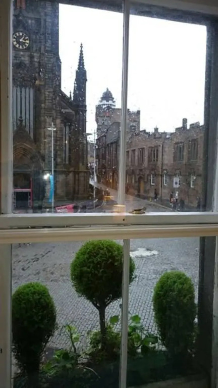 Royal Mile Elegance - Space & Luxury