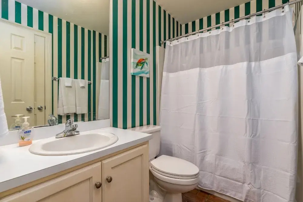 The Island Spot - 721 Bienville 3 Bedroom Home by RedAwning
