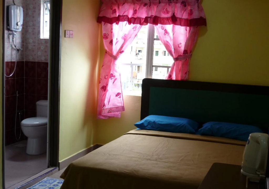Ria Cameron Hotel
