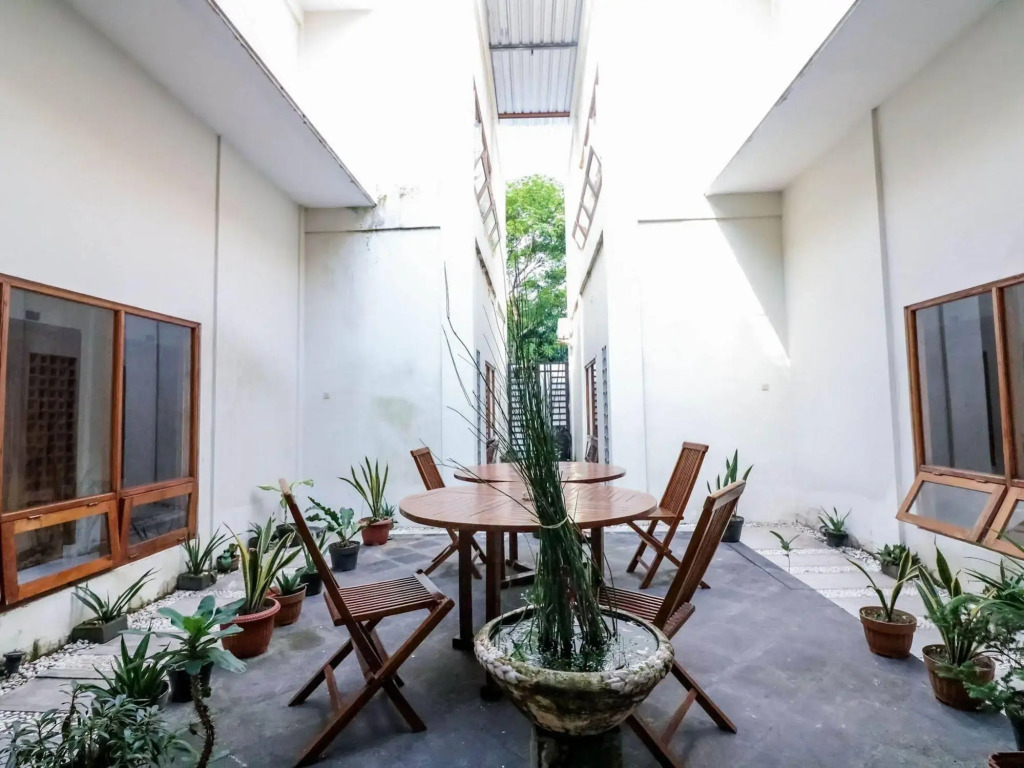 NIDA Rooms Jembatan Merah Depok