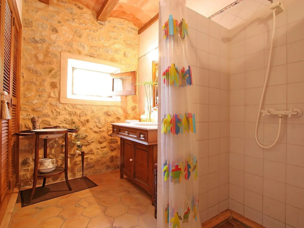 Vintage Mansion in St Llorenç des Cardassar With Pool