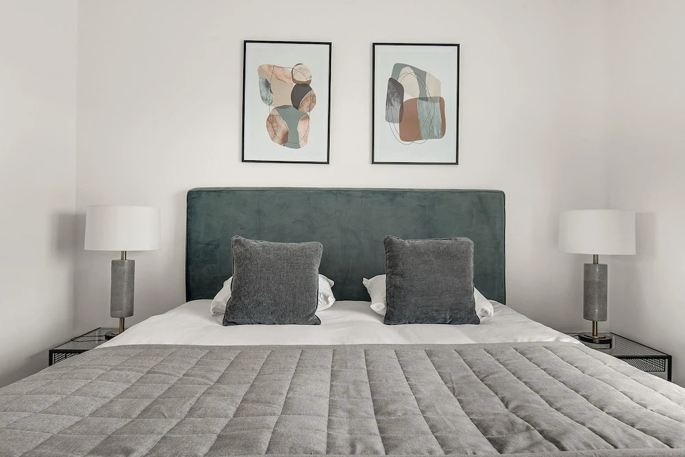 Sanders Arena - Smart 3-bdr Apt Close to Metro