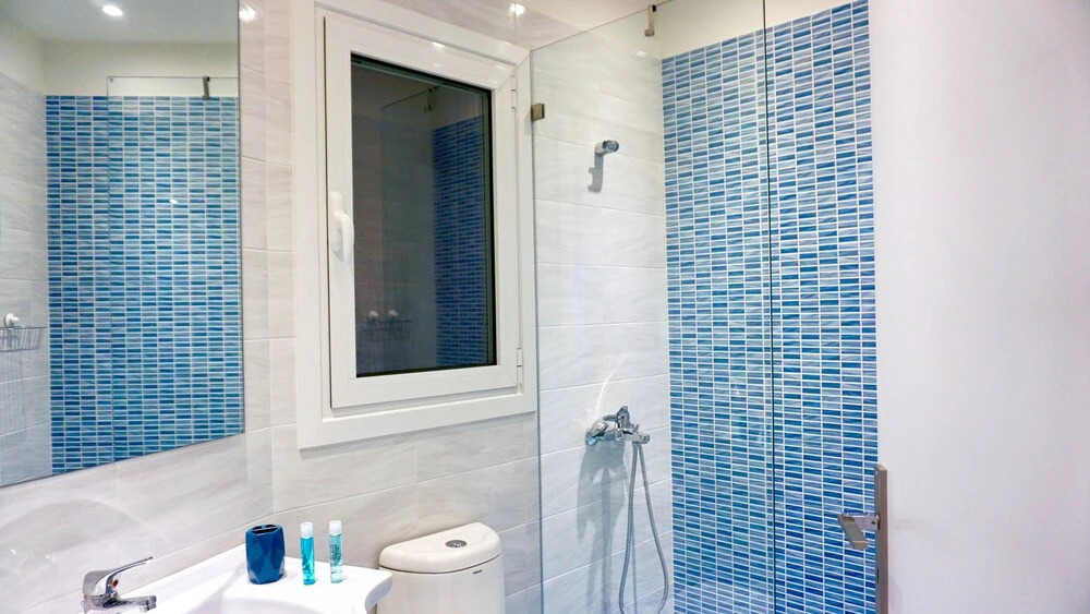 Hilton Hotel Area Renovated Apt next to Metro