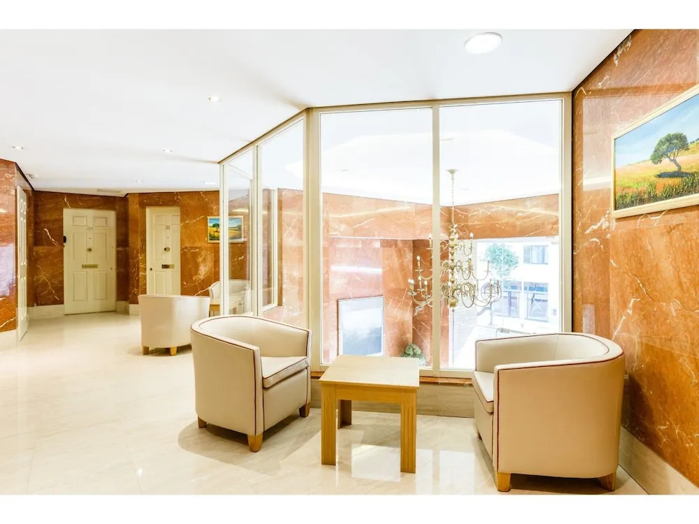 Central Flat With Garden View Ideal for Couples
