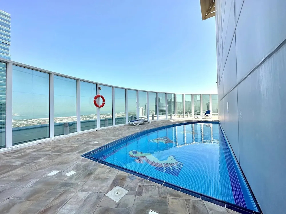 Silkhaus Large Studio Madison Res High Floor