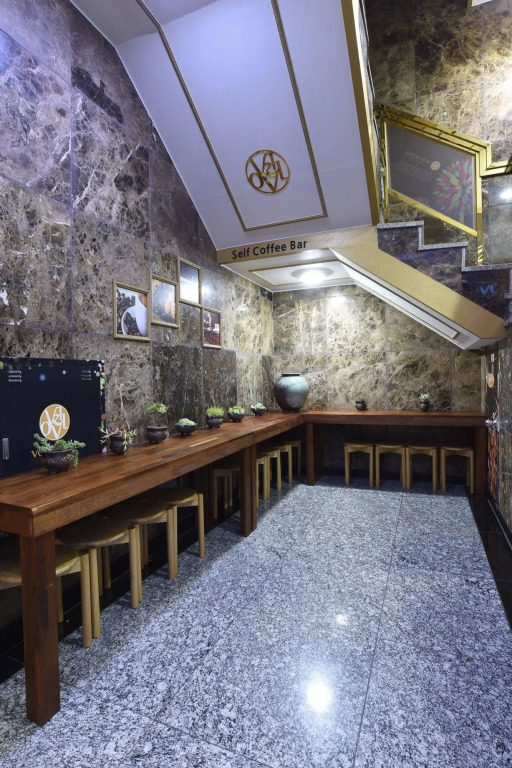 V Hotel