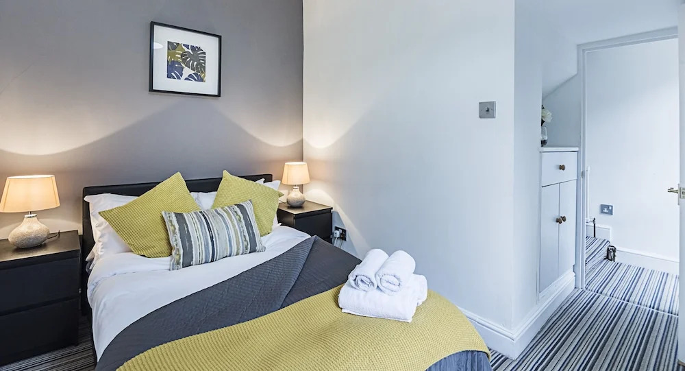 Mornington Crescent Suites