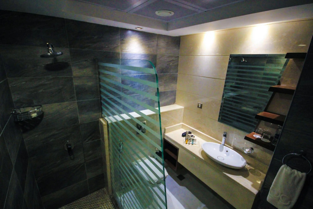 Rose Park Hotel - Al Barsha, Opposite Metro Station