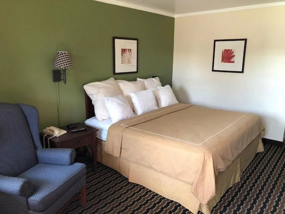 Hanover Hotel & Banquet Center