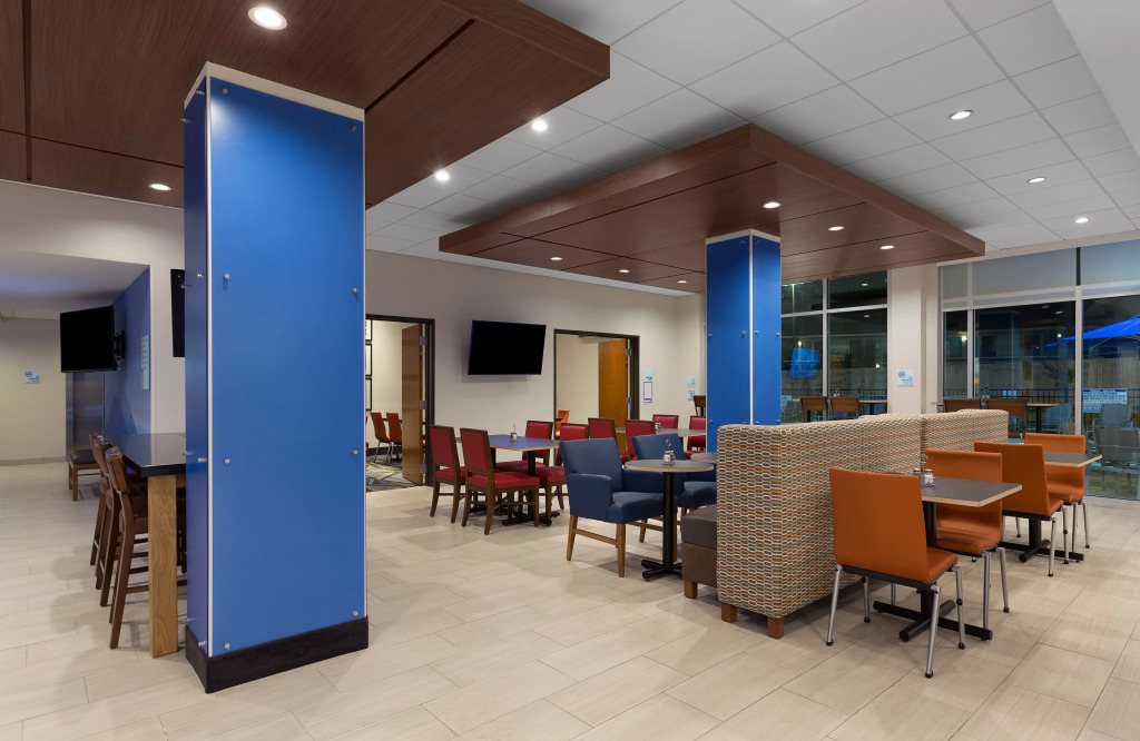 Holiday Inn Express Lake Park by IHG