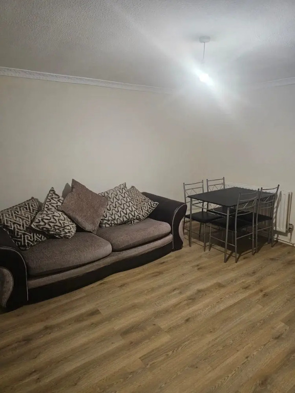 Cozy London Apartment Near River Thames