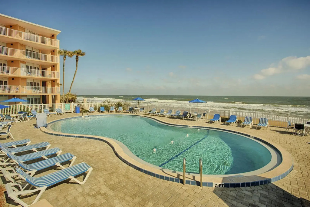 Coral Sands Inn