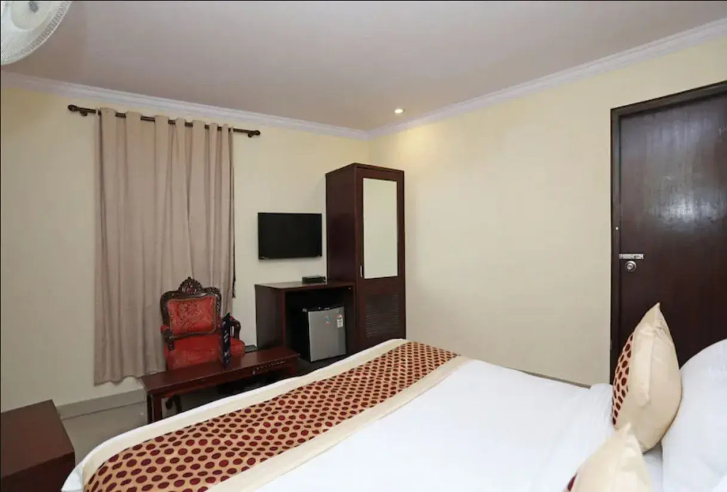 Vivek Hotel