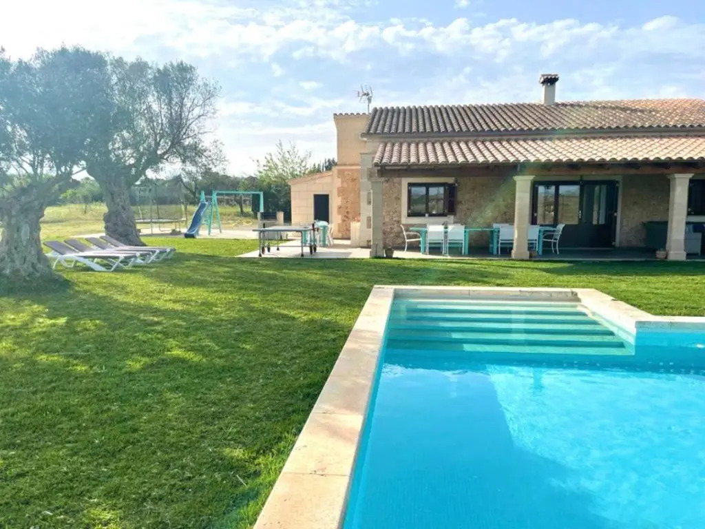 Villa Mediterranea for 10 , new luxury Villa .