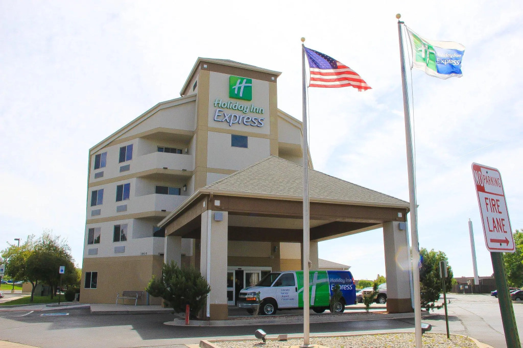 Holiday Inn Express & Suites Colorado Springs-Airport by IHG